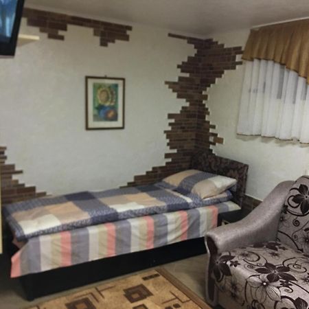 Hotel Rafinad Лвив Екстериор снимка