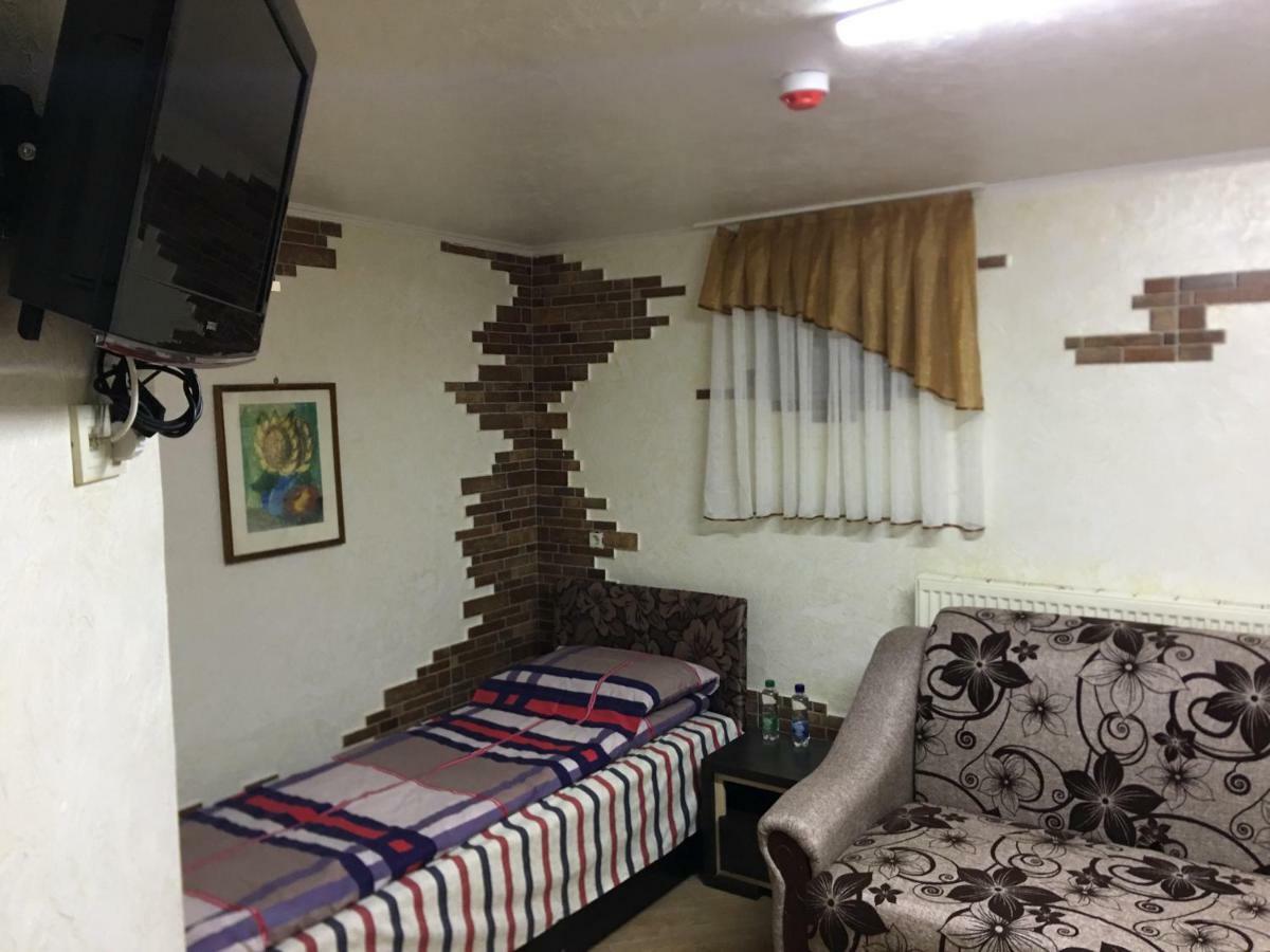 Hotel Rafinad Лвив Екстериор снимка